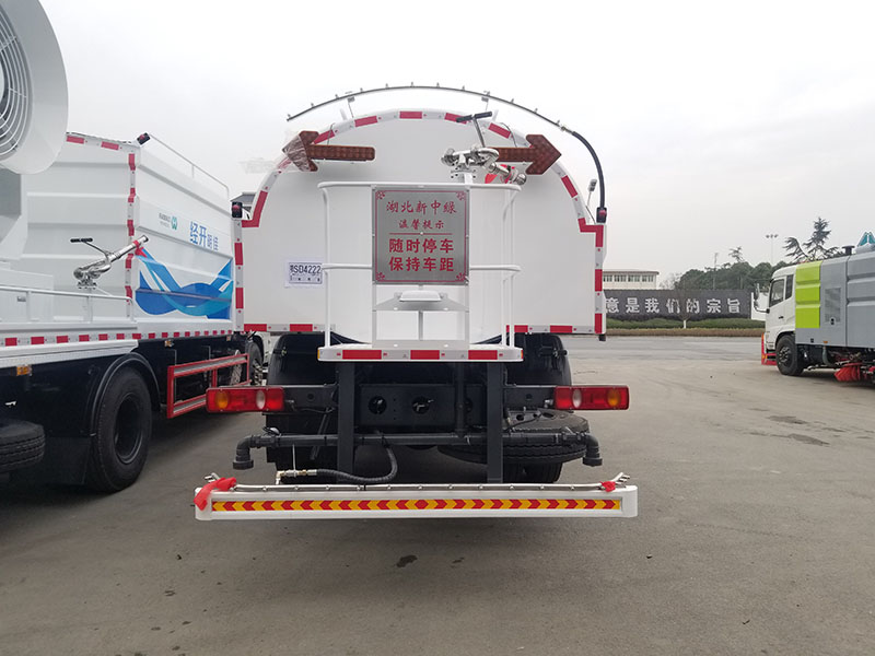 中潔牌XZL5182TYH6型路面養(yǎng)護(hù)車(chē)