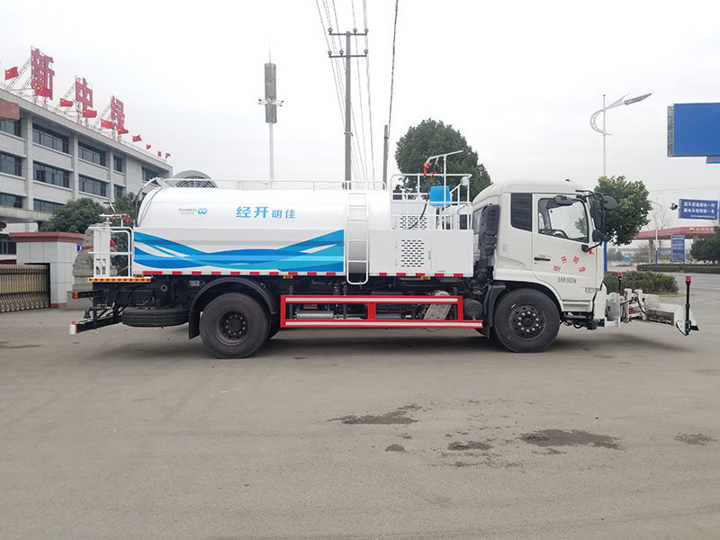 中潔牌XZL5182TYH6型路面養(yǎng)護(hù)車(chē)
